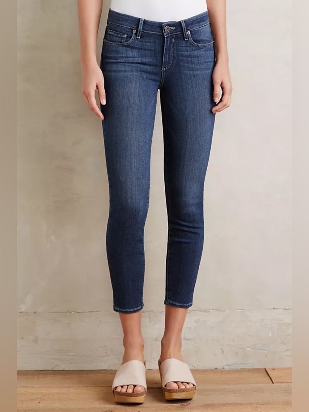 Paige Verdugo Crop Blue Jeans size 24‎
